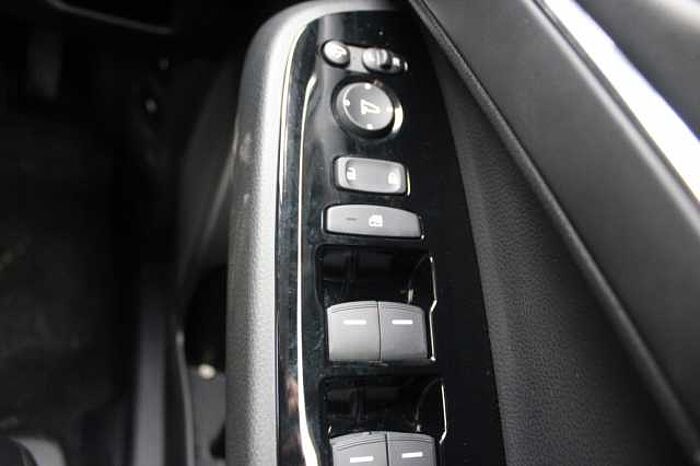 Honda HR-V Hybrid 1.5 i-MMD (131ps) Advance eCVT 5-Door 